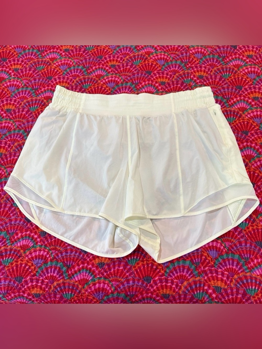 Lululemon HR Hotty Hit shorts - size 12 - 4” inseam - Elixir (pale yellow)